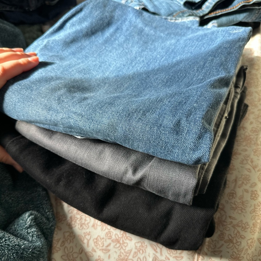 Lot of men’s Levi’s